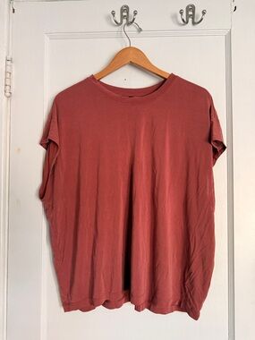 MPG Women's Short Sleeve Crewneck Tee in Dusty Rose